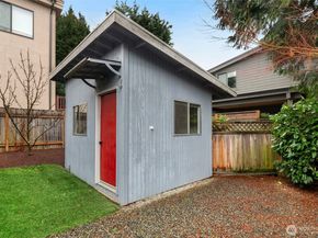 321 6th Avenue S, Kirkland WA 98033