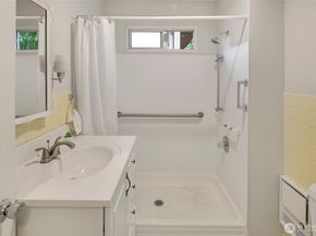 321 6th Avenue S, Kirkland WA 98033