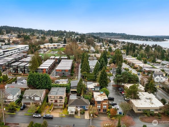 321 6th Avenue S, Kirkland WA 98033