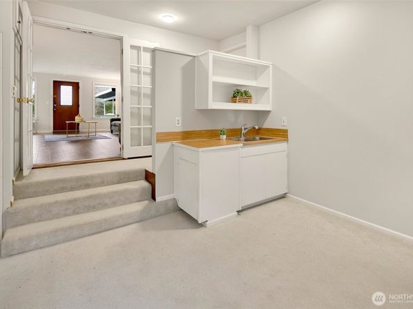 321 6th Avenue S, Kirkland WA 98033