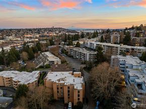3710 25th Place W 401, Seattle WA 98199