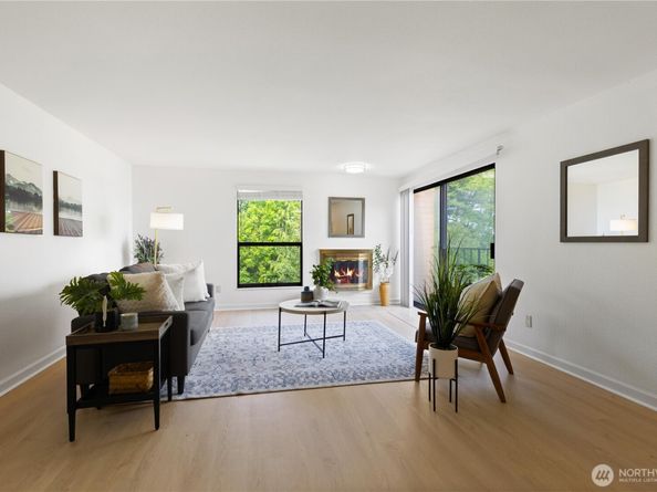 3710 25th Place W 401, Seattle WA 98199