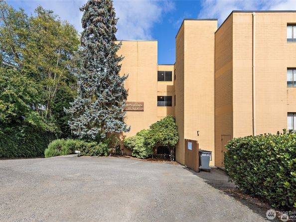 3710 25th Place W 401, Seattle WA 98199