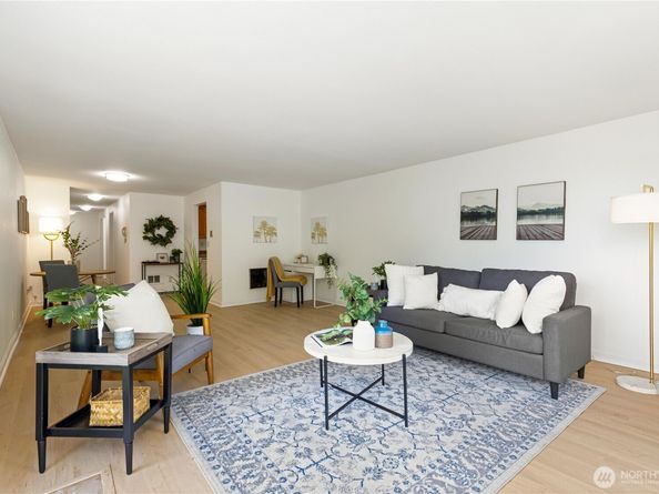 3710 25th Place W 401, Seattle WA 98199