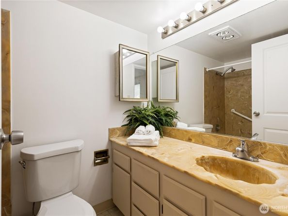 3710 25th Place W 401, Seattle WA 98199