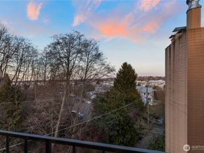 3710 25th Place W 401, Seattle WA 98199