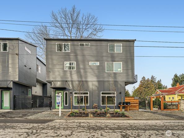 11825 59th Avenue S C, Seattle WA 98178