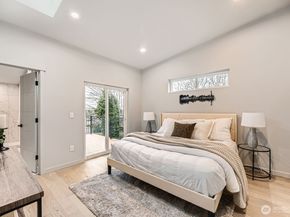 11825 59th Avenue S C, Seattle WA 98178