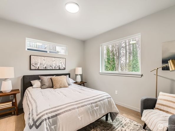 11825 59th Avenue S C, Seattle WA 98178