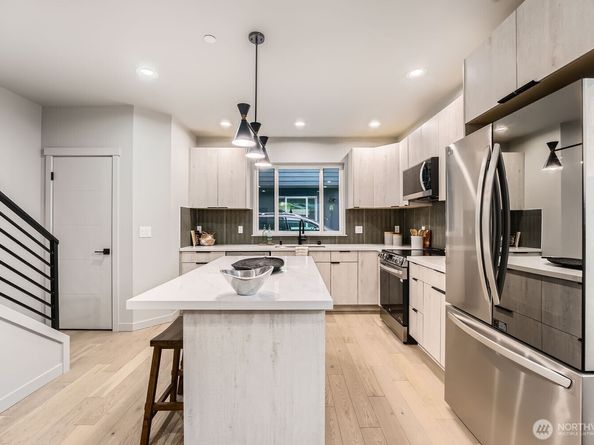 11825 59th Avenue S C, Seattle WA 98178