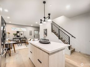 11825 59th Avenue S C, Seattle WA 98178