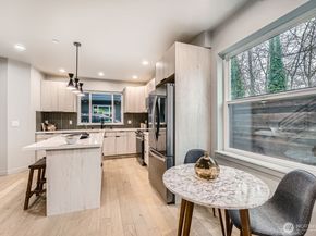 11825 59th Avenue S C, Seattle WA 98178