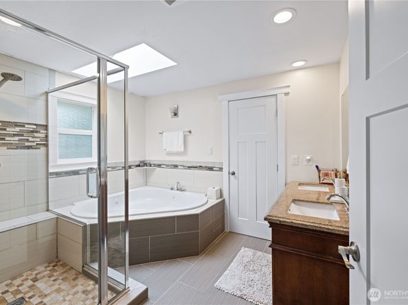 Undisclosed Address #2336582, Lynnwood WA 98036