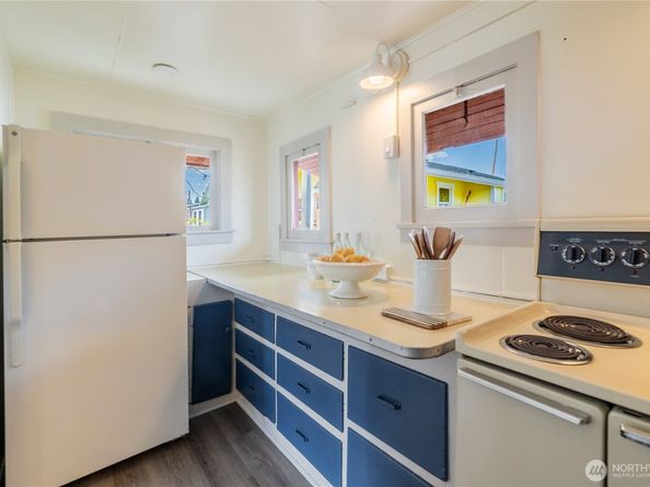 2035 Fairview Avenue E D, Seattle WA 98102