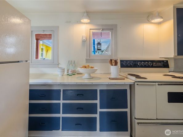 2035 Fairview Avenue E D, Seattle WA 98102