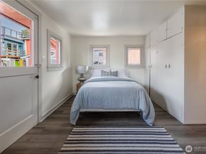 2035 Fairview Avenue E D, Seattle WA 98102
