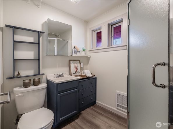 2035 Fairview Avenue E D, Seattle WA 98102