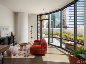 838 Avenue Square NE 309, Bellevue WA 98004