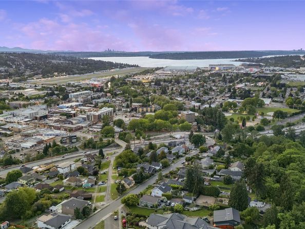 420 Renton Avenue S, Renton WA 98057