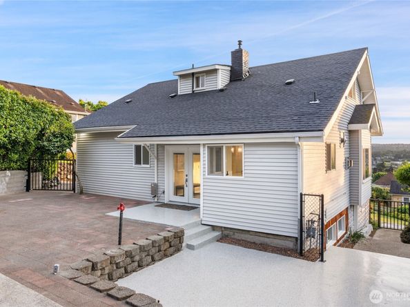 420 Renton Avenue S, Renton WA 98057