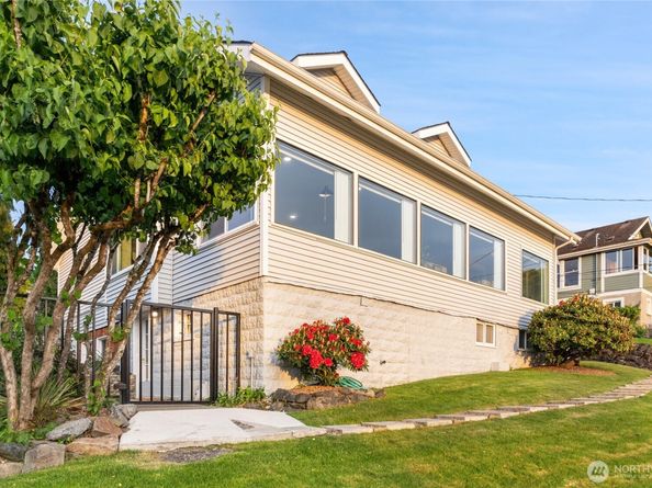 420 Renton Avenue S, Renton WA 98057