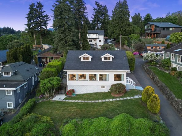 420 Renton Avenue S, Renton WA 98057