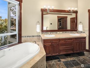 1624 Mallard Lane, Bellevue WA 98008