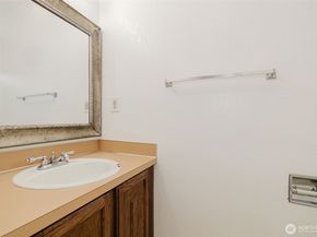 500 N National Avenue 37, Bremerton WA 98312