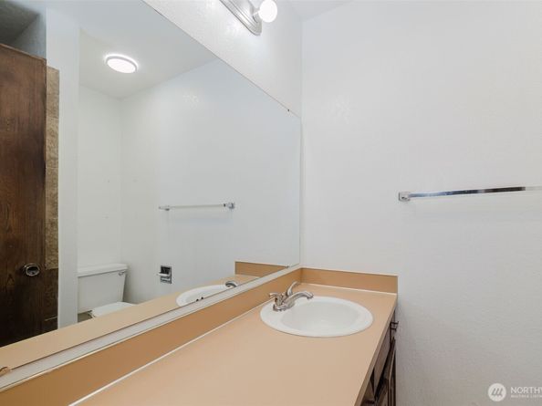 500 N National Avenue 37, Bremerton WA 98312