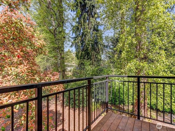 10826 NE 148th Lane H201, Bothell WA 98011