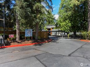 10826 NE 148th Lane H201, Bothell WA 98011