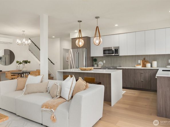 215 NE 123rd Street, Seattle WA 98125