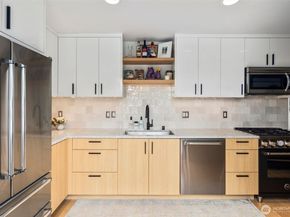 10335 14th Avenue NW B, Seattle WA 98177