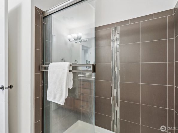 1313 Brooklyn Walk NE, Issaquah WA 98029