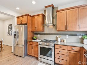 1313 Brooklyn Walk NE, Issaquah WA 98029