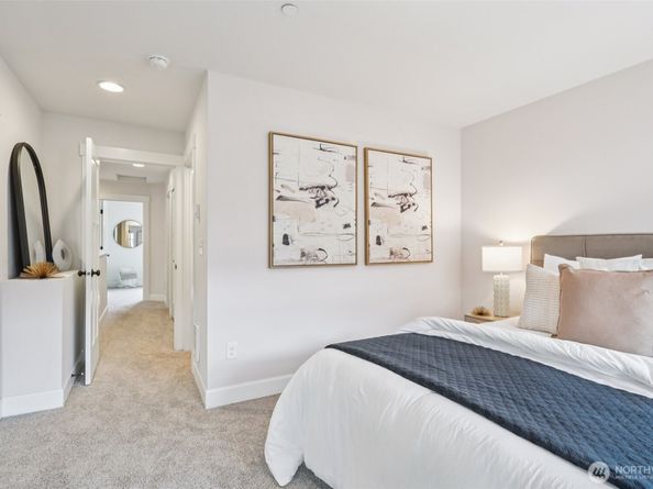 1313 Brooklyn Walk NE, Issaquah WA 98029