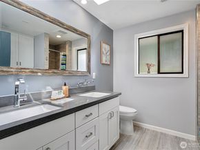 17818 147th Ave SE, Renton WA 98058