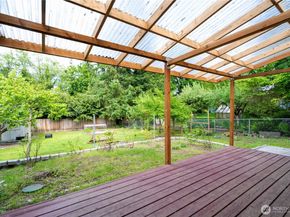 17818 147th Ave SE, Renton WA 98058
