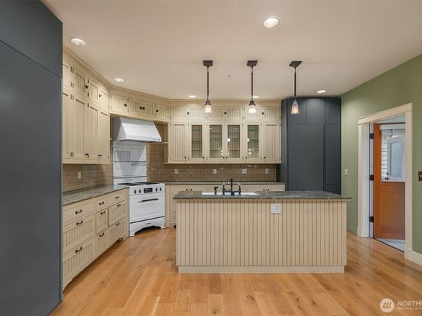 19603 238TH Avenue NE, Woodinville WA 98077