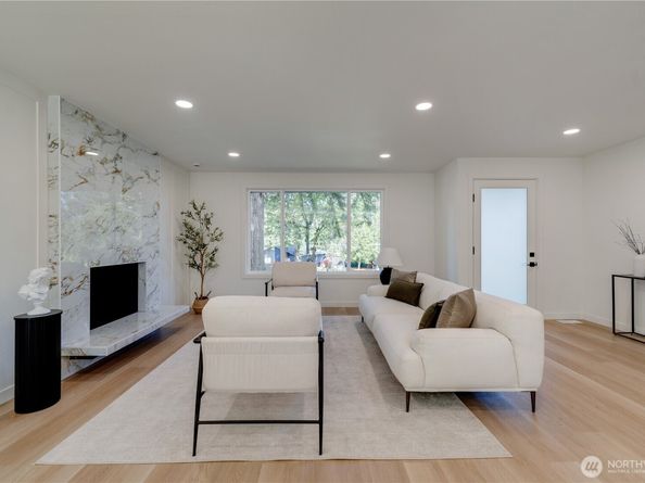416 221st Street SW, Bothell WA 98021