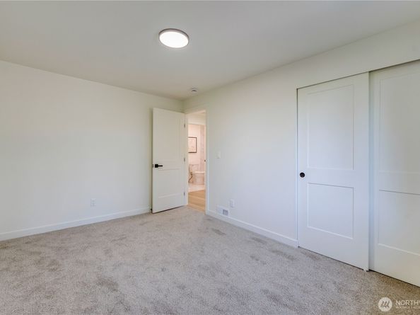 416 221st Street SW, Bothell WA 98021