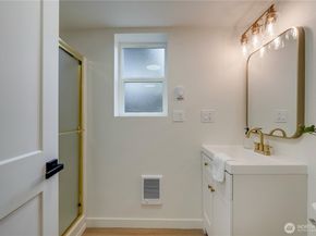 416 221st Street SW, Bothell WA 98021