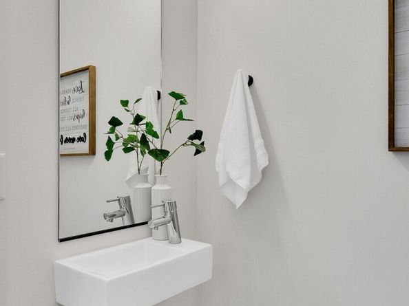 261 E Louisa Street, Seattle WA 98102