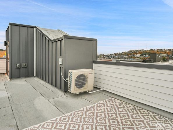 261 E Louisa Street, Seattle WA 98102