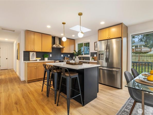1831 201st Place SW, Lynnwood WA 98036