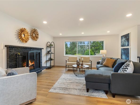 1831 201st Place SW, Lynnwood WA 98036