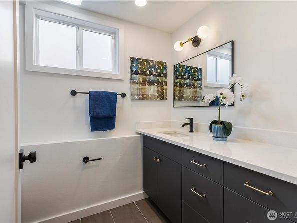 1831 201st Place SW, Lynnwood WA 98036