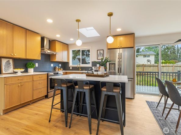 1831 201st Place SW, Lynnwood WA 98036