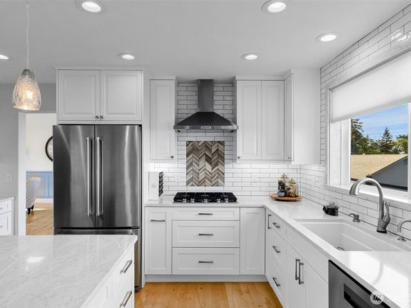 2585 Alaska Avenue E, Port Orchard WA 98366