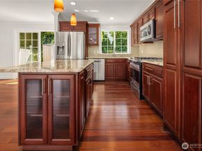 11004 100th Avenue NE, Kirkland WA 98033